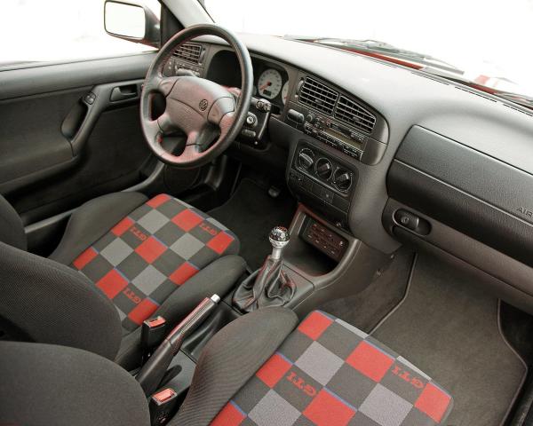 Фото Volkswagen Golf GTI III Хэтчбек 3 дв.