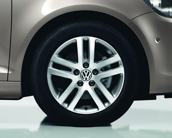 Фото Volkswagen Golf Plus II Хэтчбек 5 дв.