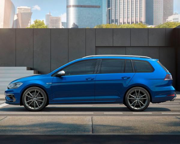 Фото Volkswagen Golf R VII Рестайлинг Универсал 5 дв.