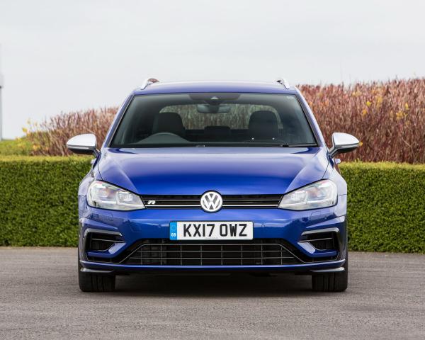 Фото Volkswagen Golf R VII Рестайлинг Универсал 5 дв.