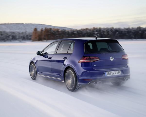 Фото Volkswagen Golf R VII Хэтчбек 5 дв.