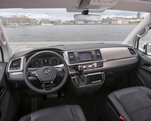 Фото Volkswagen Multivan T6 Минивэн