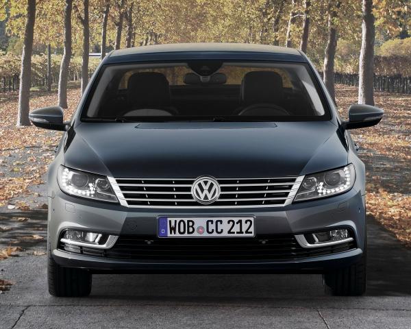 Фото Volkswagen Passat CC I Рестайлинг Седан