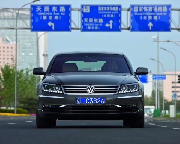 Фото Volkswagen Phaeton I Рестайлинг Седан