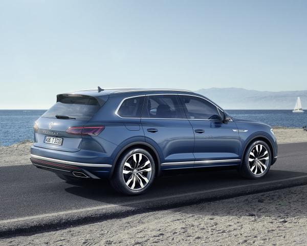 Фото Volkswagen Touareg III Внедорожник 5 дв.