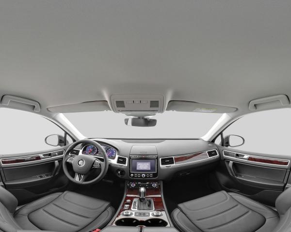 Фото Volkswagen Touareg II Рестайлинг Внедорожник 5 дв.