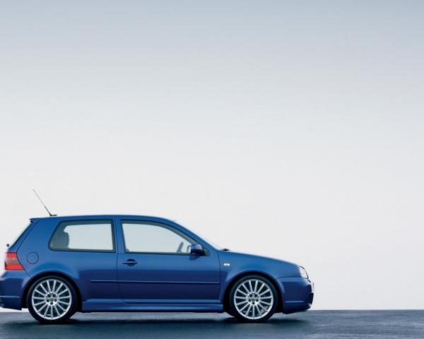 Фото Volkswagen Golf R32 IV Хэтчбек 3 дв.