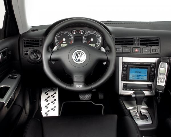 Фото Volkswagen Golf R32 IV Хэтчбек 3 дв.