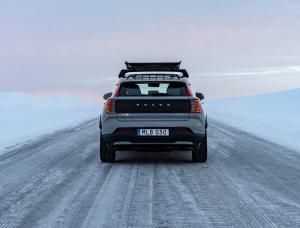 Фото Volvo EX30 Cross Country I