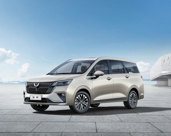 Фото Wuling Jiachen I Минивэн