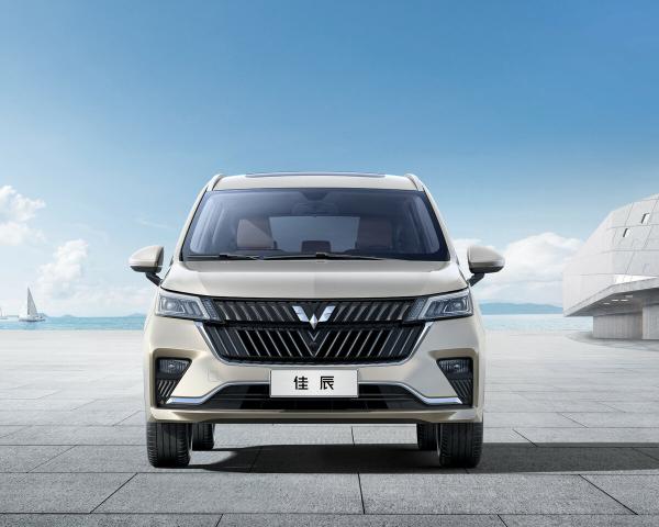 Фото Wuling Jiachen I Минивэн